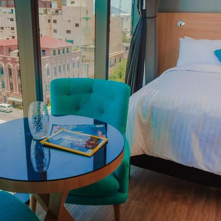 Hotel Kavia モンテレー エクステリア 写真