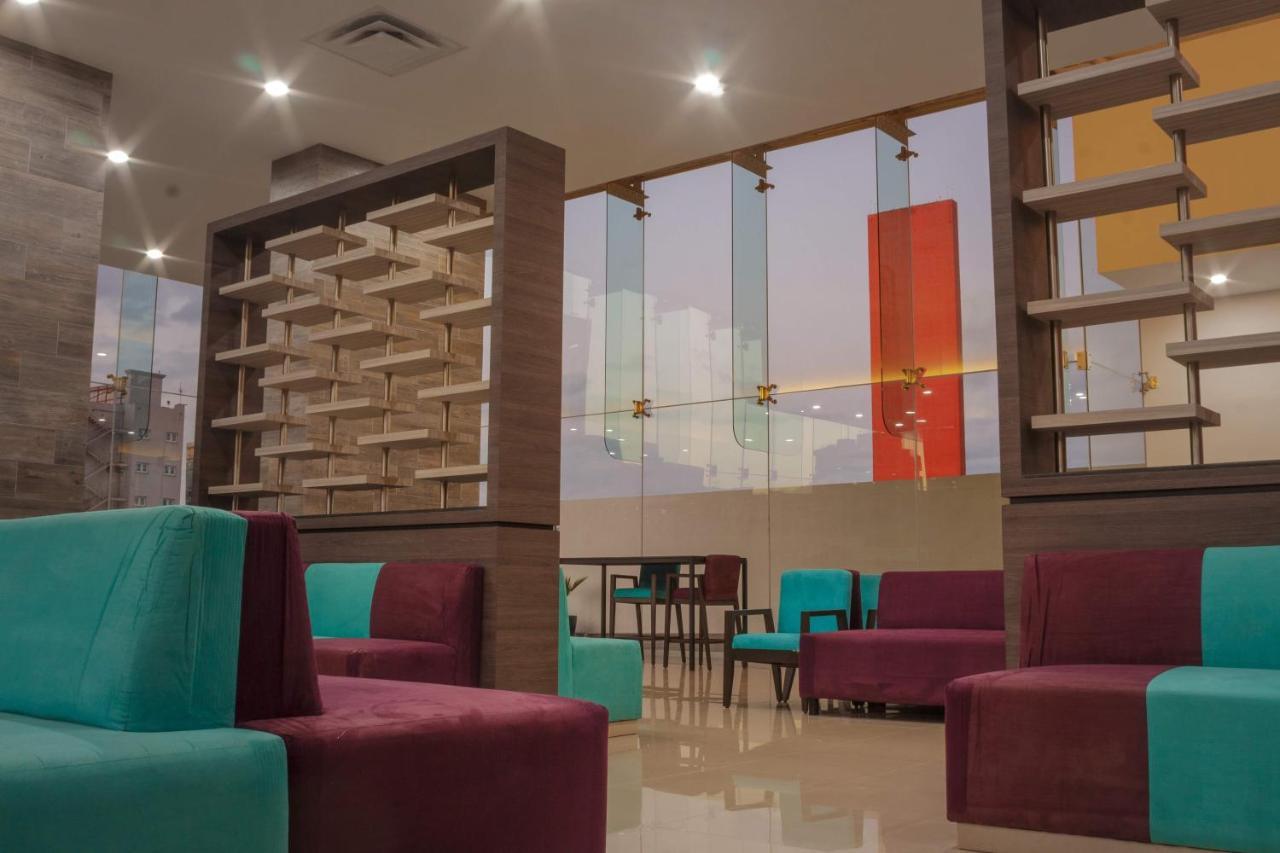 Hotel Kavia モンテレー エクステリア 写真