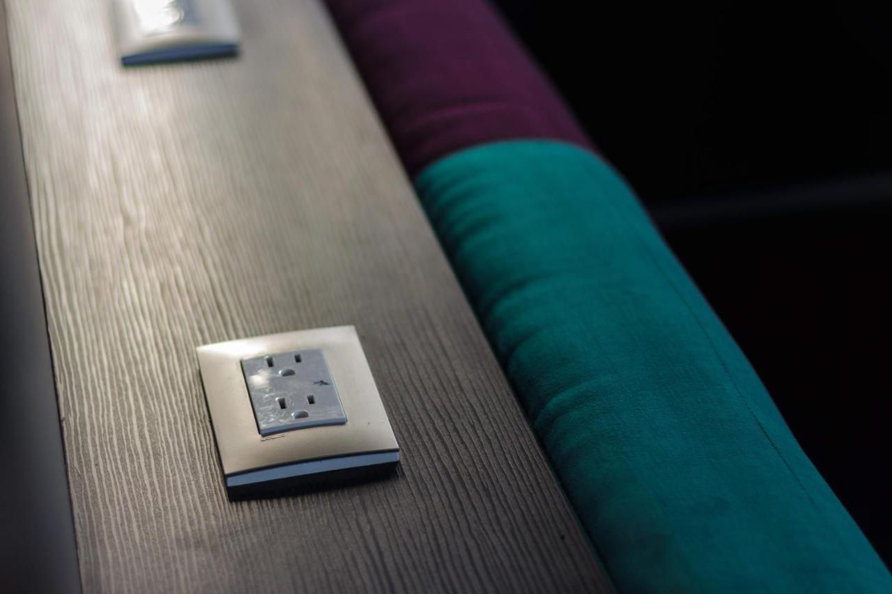 Hotel Kavia モンテレー エクステリア 写真