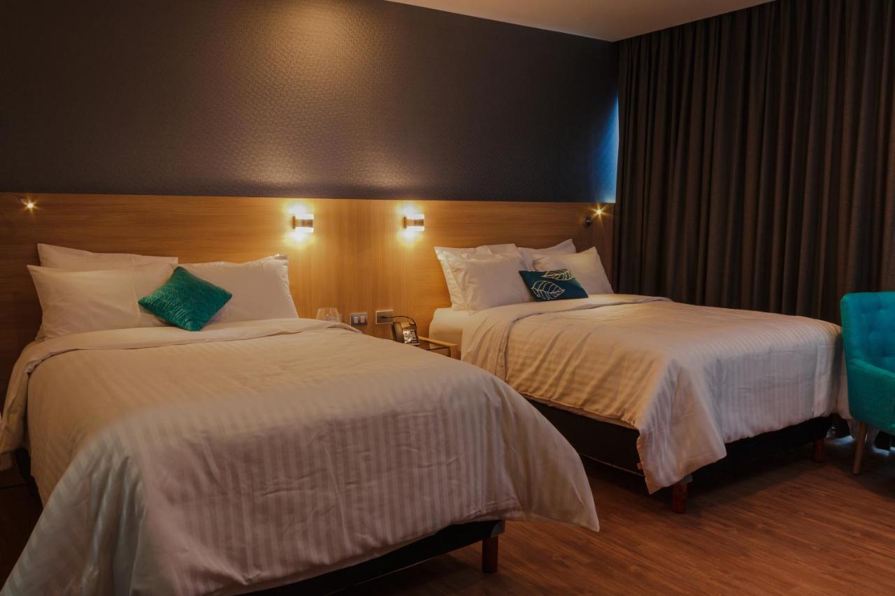 Hotel Kavia モンテレー エクステリア 写真