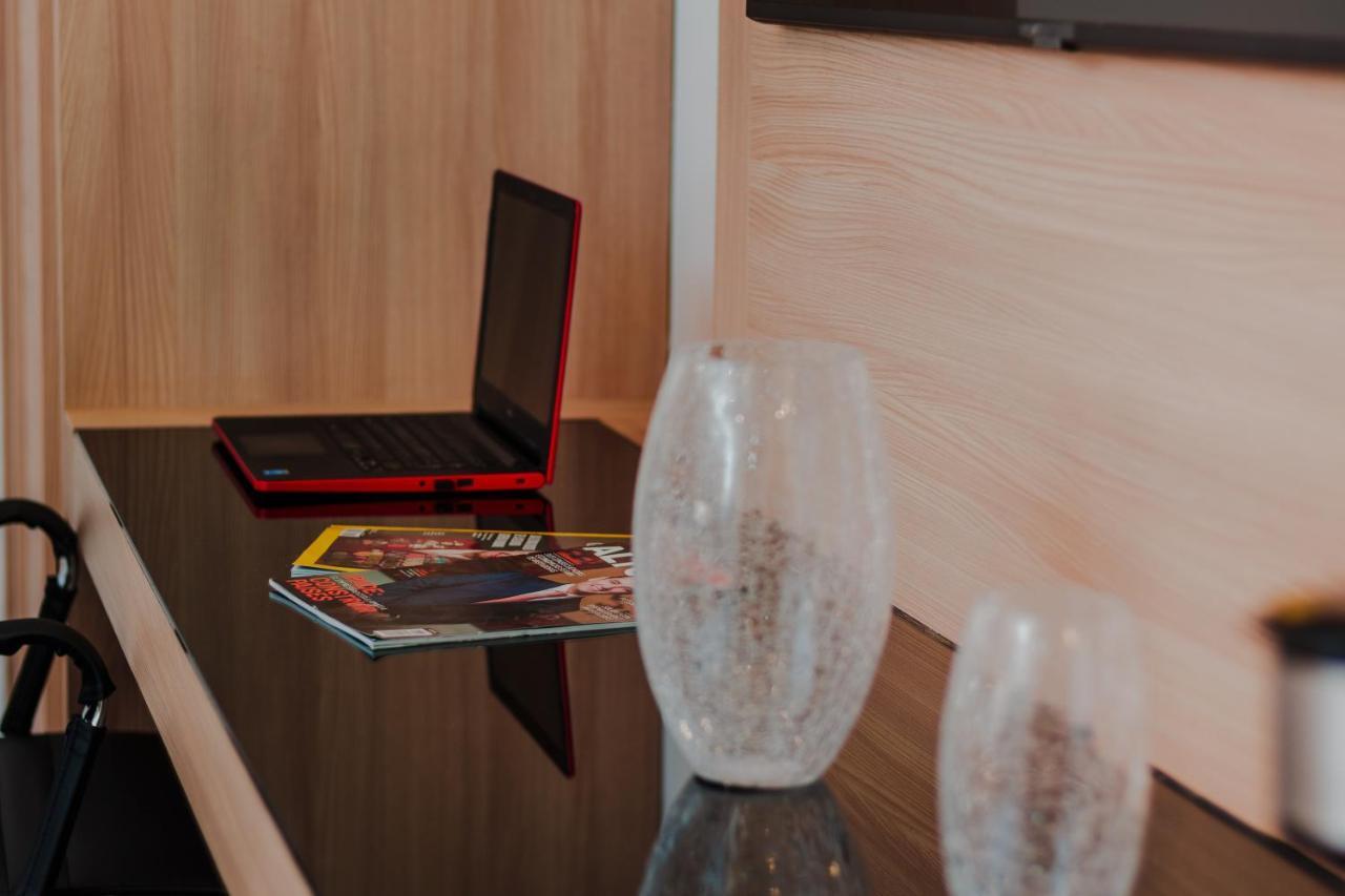Hotel Kavia モンテレー エクステリア 写真