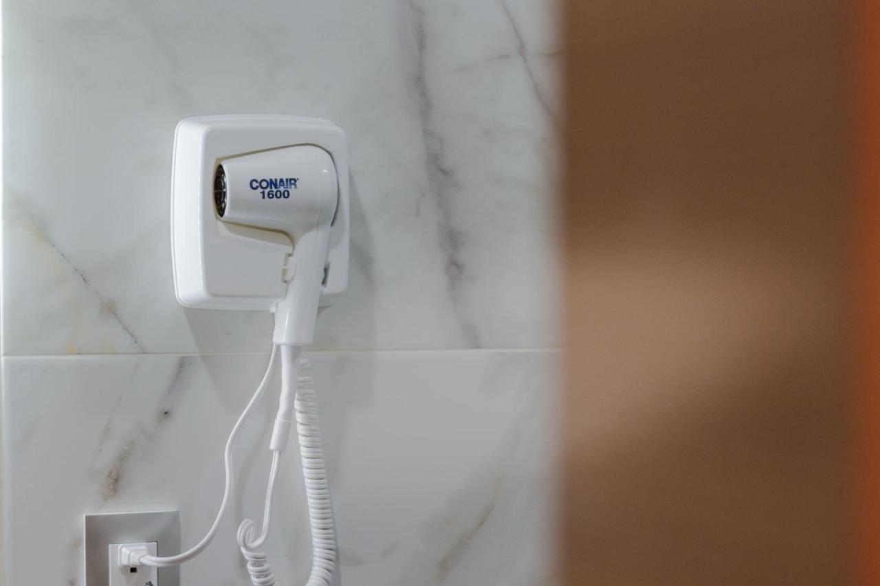 Hotel Kavia モンテレー エクステリア 写真