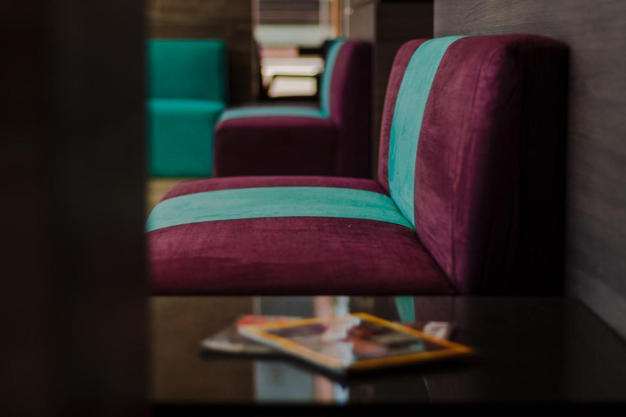 Hotel Kavia モンテレー エクステリア 写真