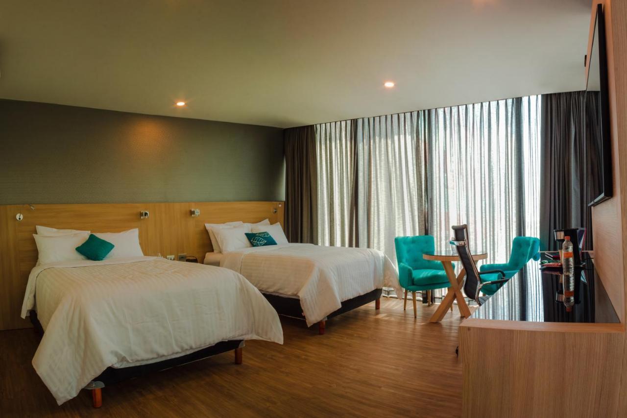 Hotel Kavia モンテレー エクステリア 写真